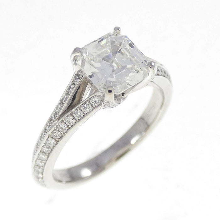 Graff Legacy Platinum Diamond Ring – front view