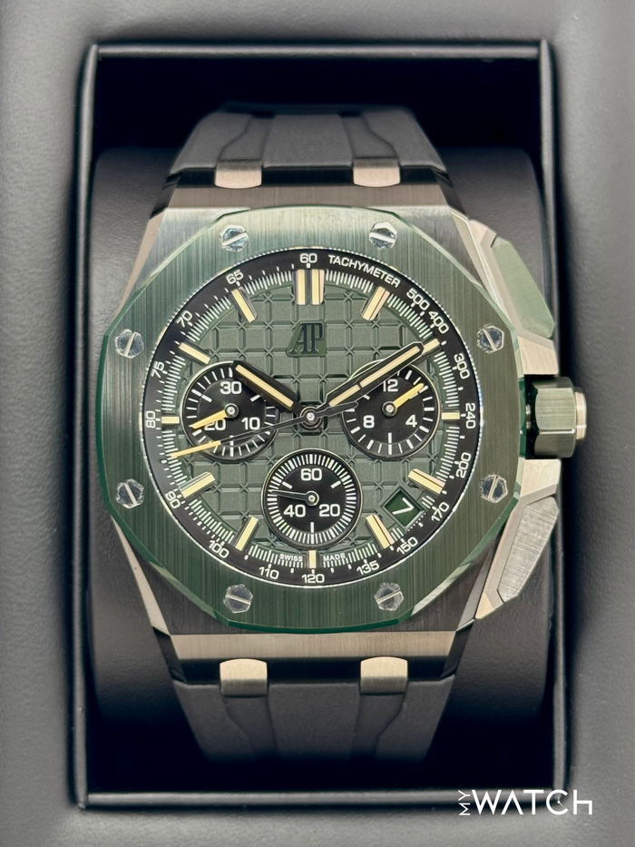 Audemars Piguet Royal Oak Chronograph 43mm 26420CE Ceramic Green Dial – front view
