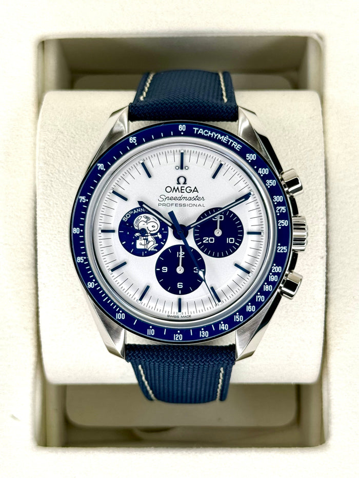 Omega Speedmaster Silver Snoopy Award 310.32.42.50.02.001 – front view