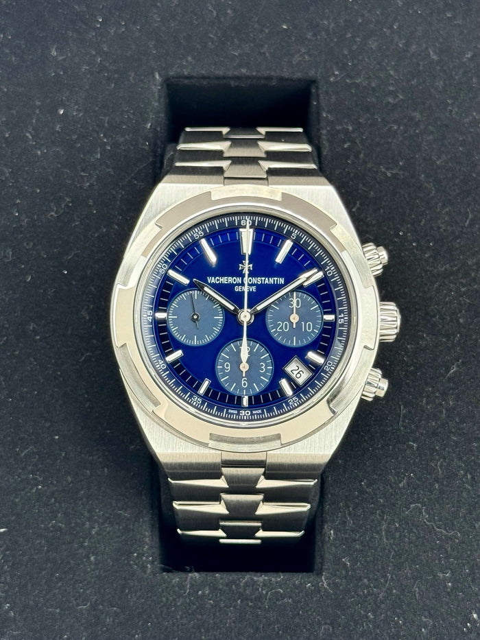 Vacheron Constantin Overseas 42.5mm 5500V Stainless Steel Blue Dial – front view