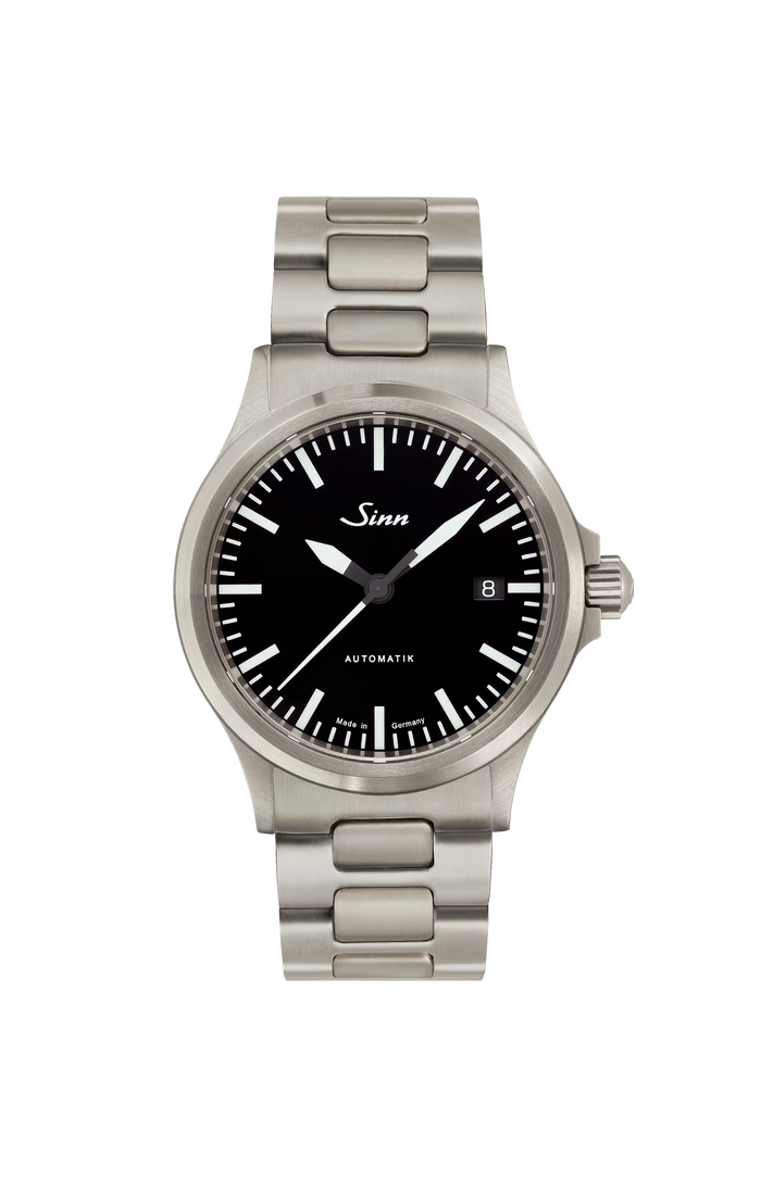 Sinn 556 I Automatic Tool Watch on H-Link Bracelet 556.010