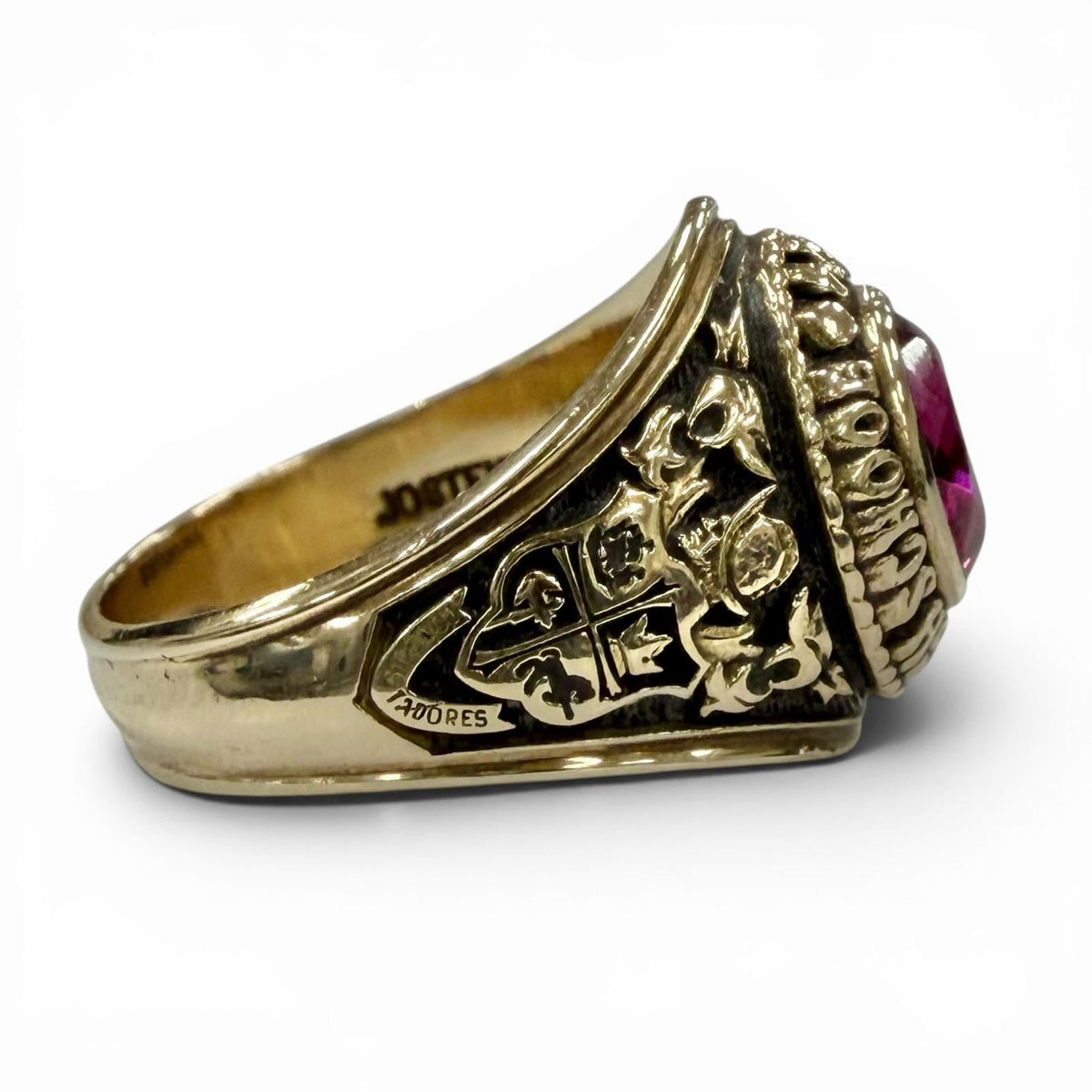 10K Yellow Gold Jostens Ring – packaging