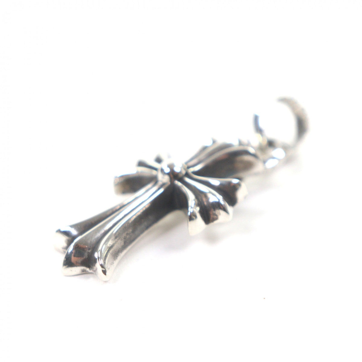 Chrome Hearts Ch Cross Sterling Silver Pendant – clasp detail