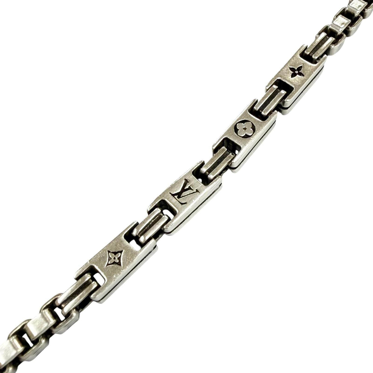 Louis Vuitton LV Tailor Sterling Silver Necklace – full length