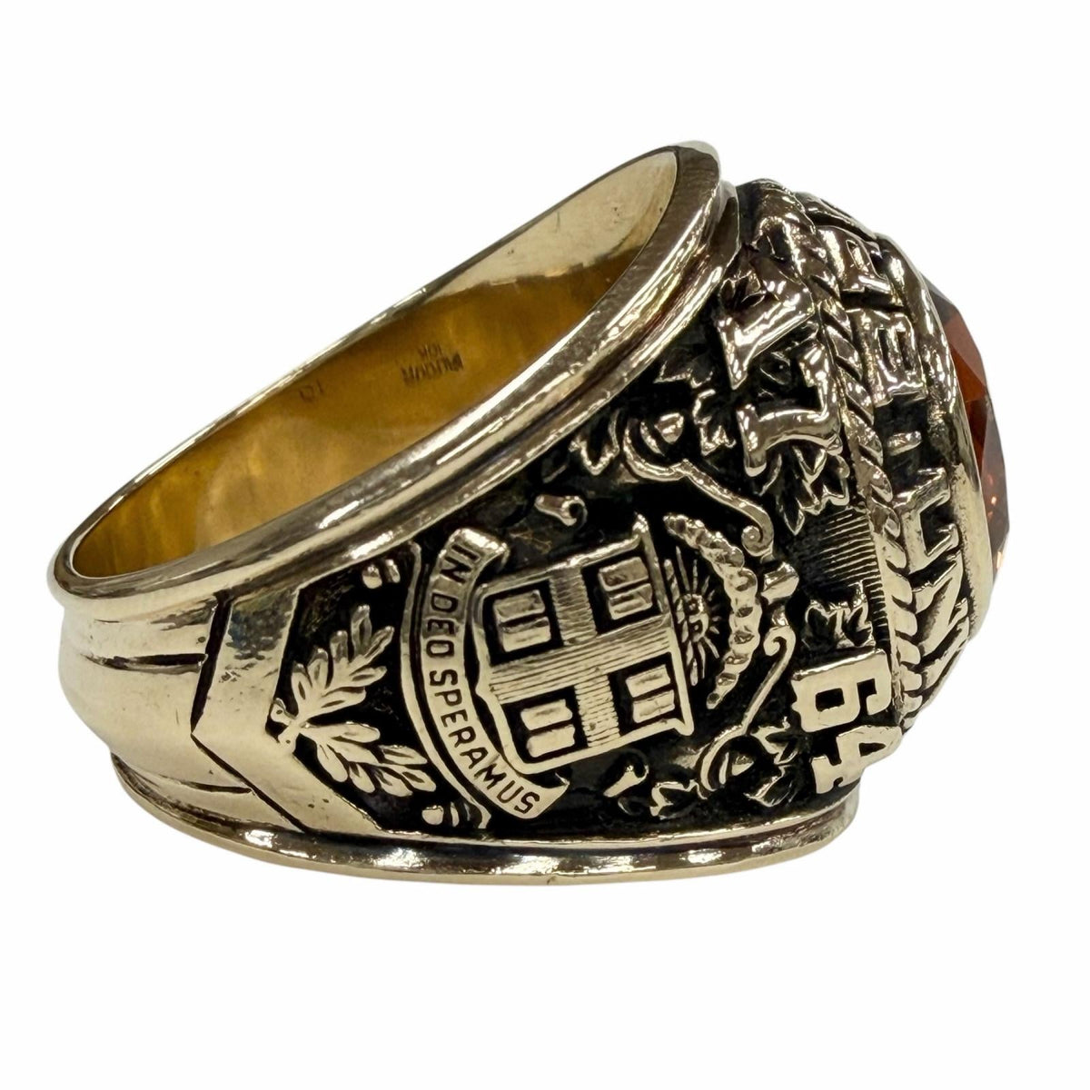 10K Yellow Gold Balfour Signet Ring 24.51g – packaging