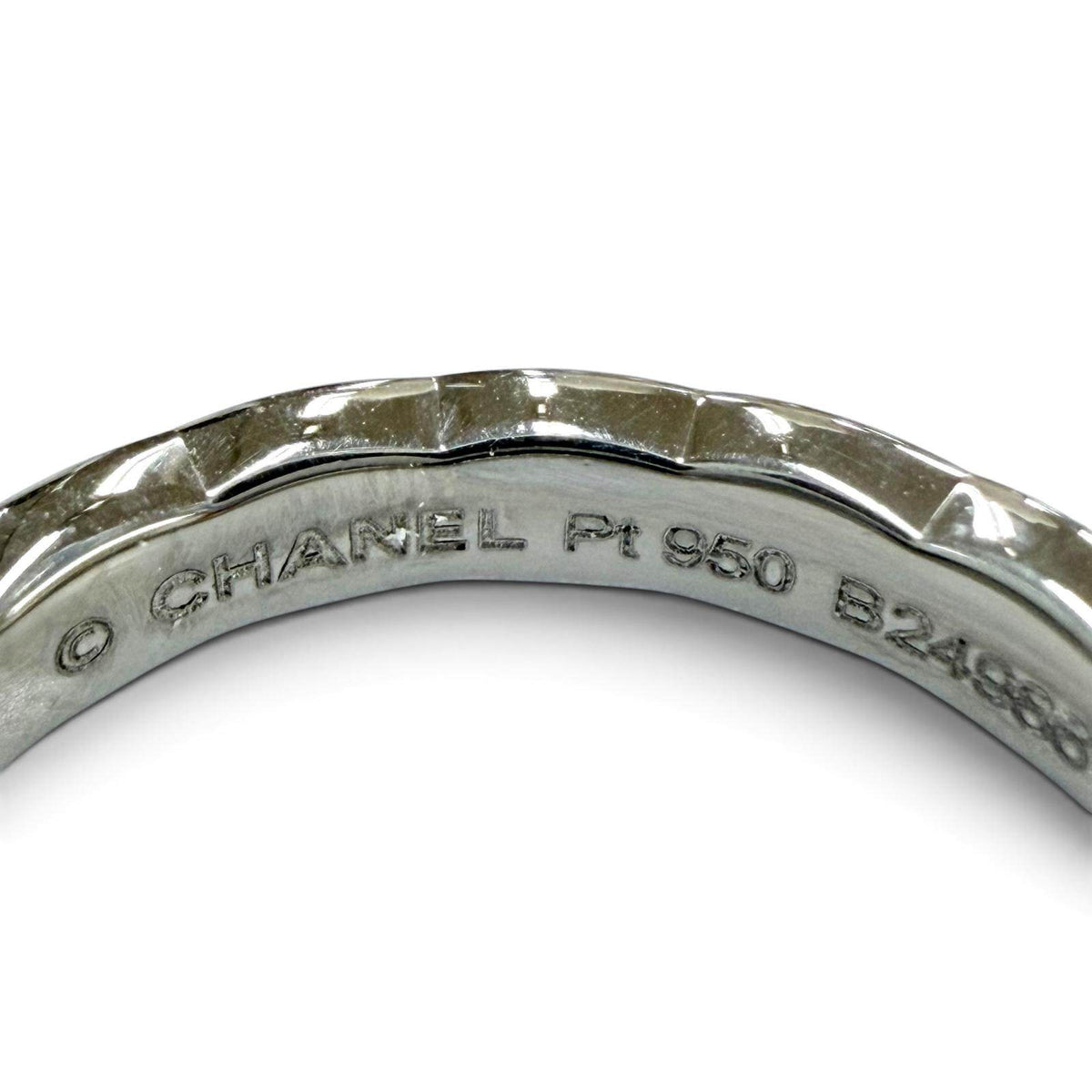 Chanel Coco Crush Platinum Diamond Ring – alternate view