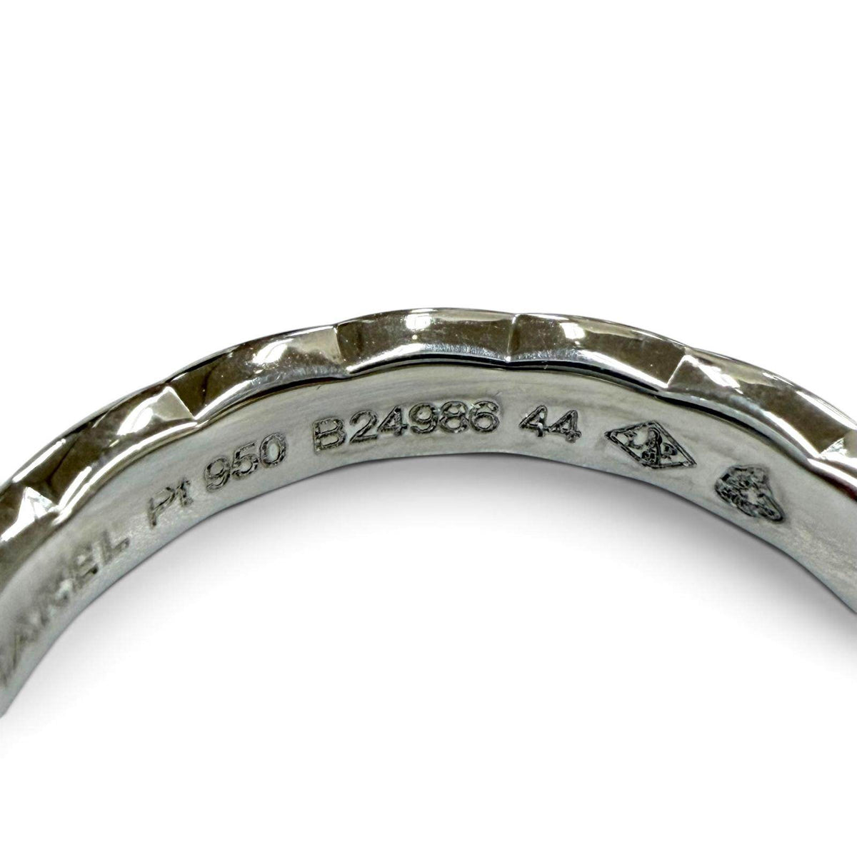 Chanel Coco Crush Platinum Diamond Ring – close-up