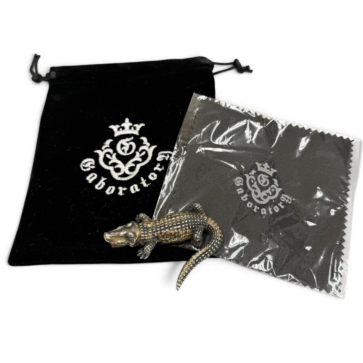 Gaboratory Alligator Sterling Silver Pendant – pendant detail