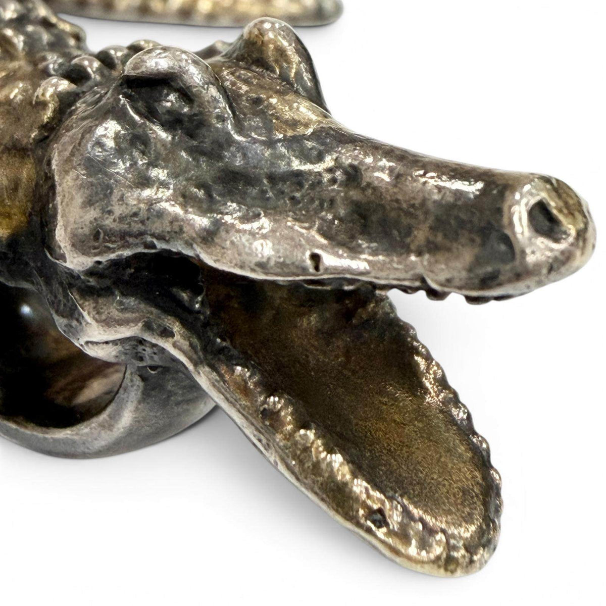 Gaboratory Alligator Sterling Silver Pendant – close-up