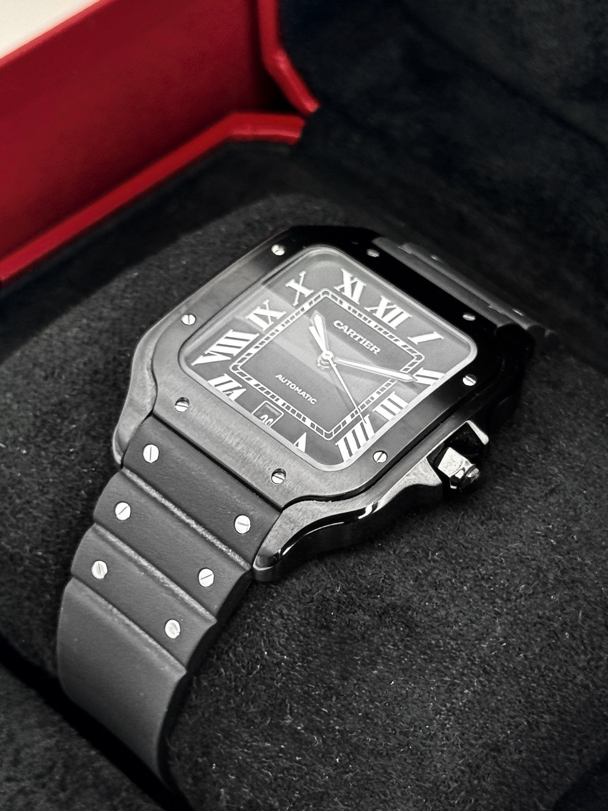 Santos de Cartier 39.8mm WSSA0039 Black Dial – side view