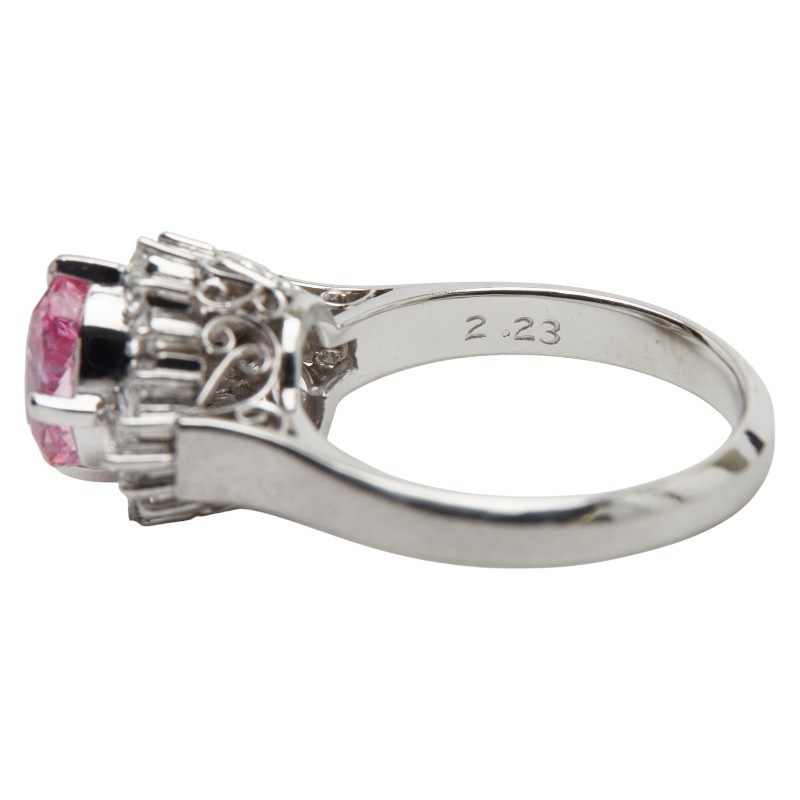 Platinum Diamond Sapphire Ring – close-up