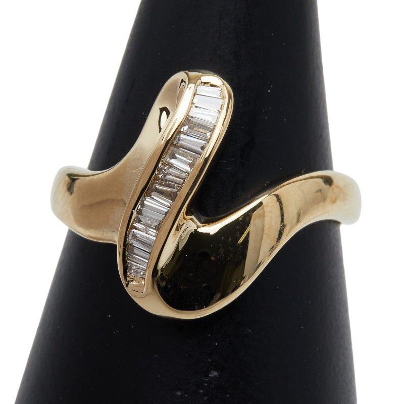 18K Yellow Gold Diamond Ring – front view