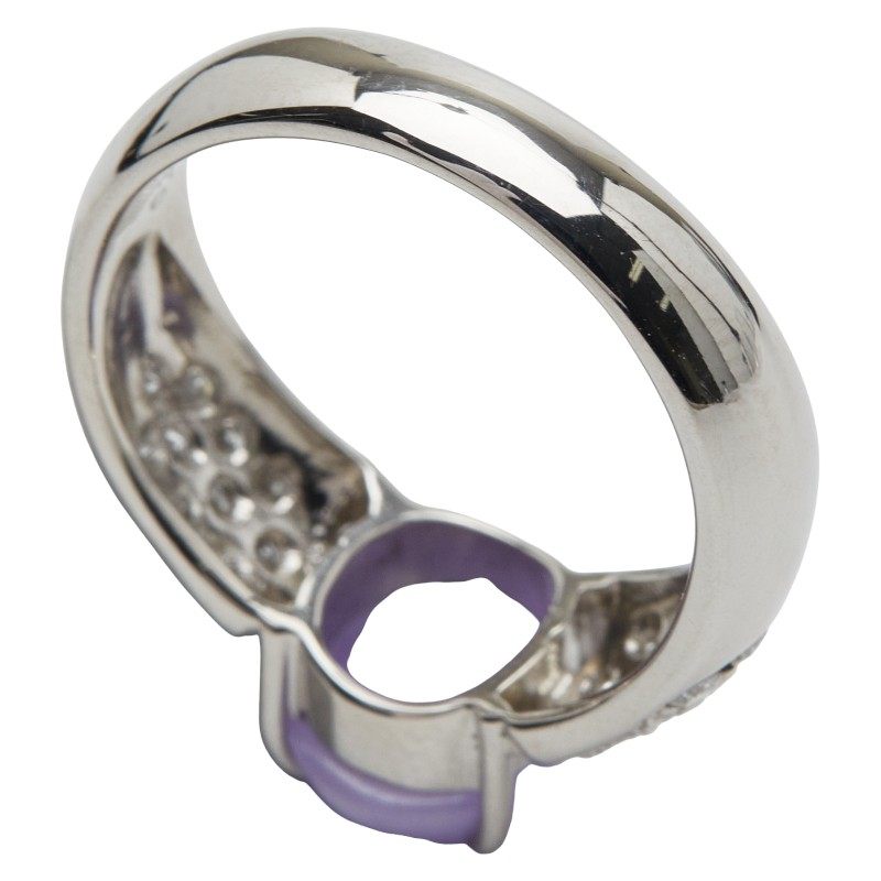 Platinum Lavender Jadeite Diamond Ring – packaging