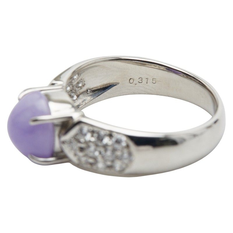 Platinum Lavender Jadeite Diamond Ring – close-up