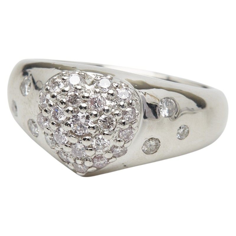 Platinum Heart Motif Diamond Ring – side view