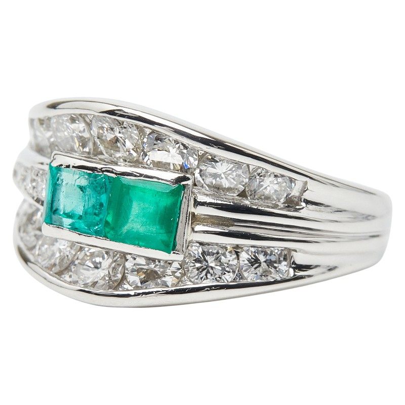 Platinum Diamond Emerald Ring – side view