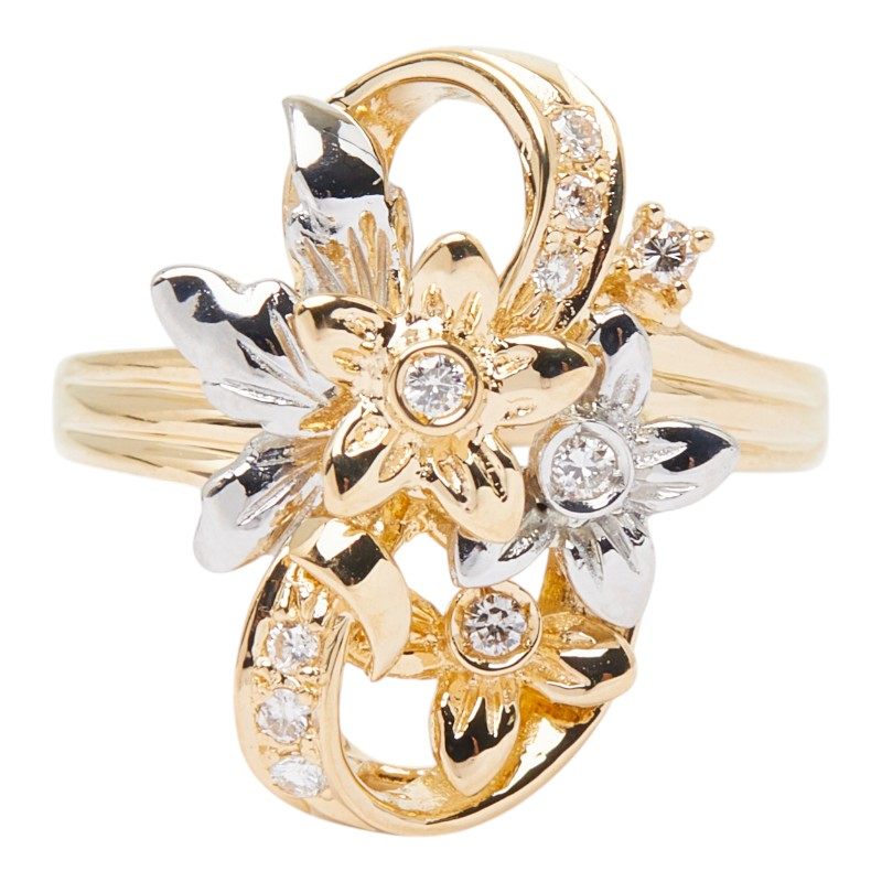 Platinum Flower Diamond Ring – front view