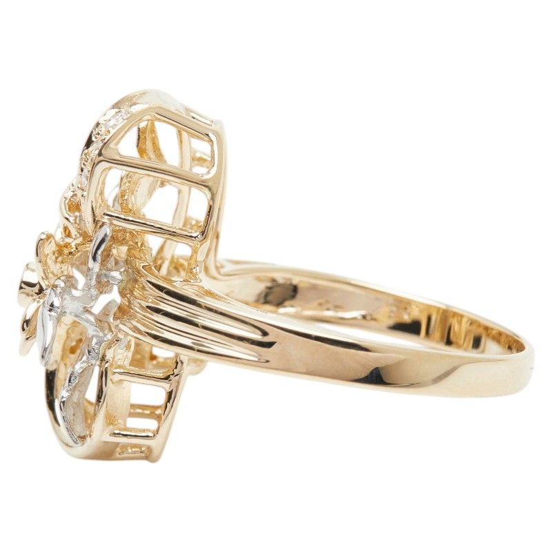 Platinum Flower Diamond Ring – top view