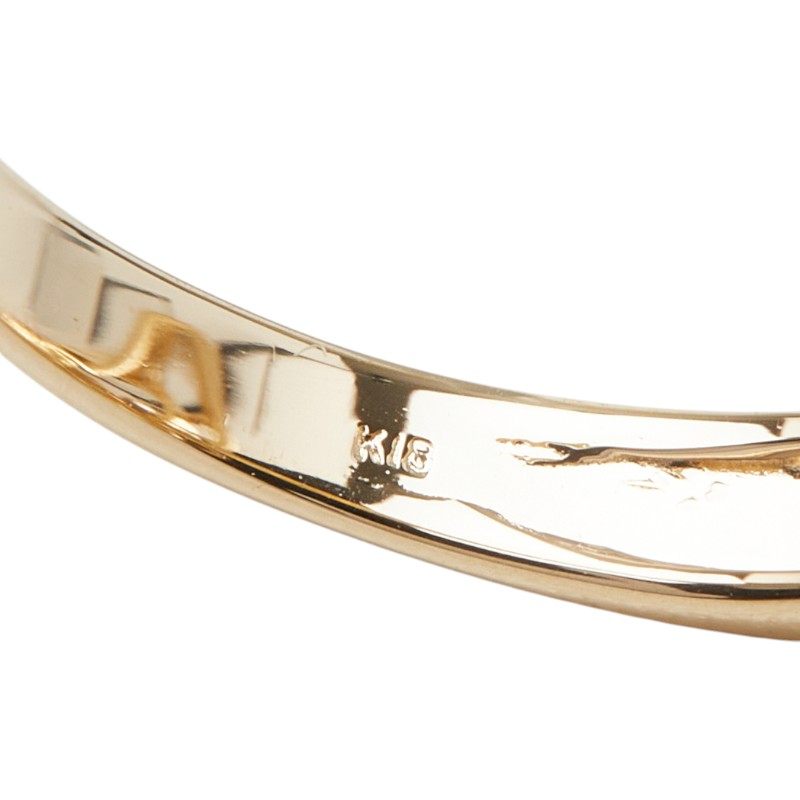 Platinum Flower Diamond Ring – close-up