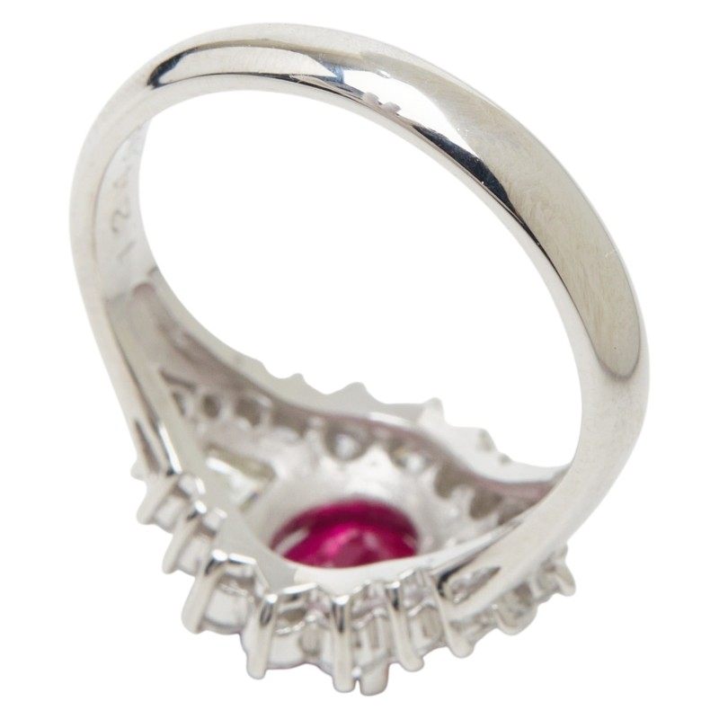 Platinum Flower Diamond Ruby Ring – packaging