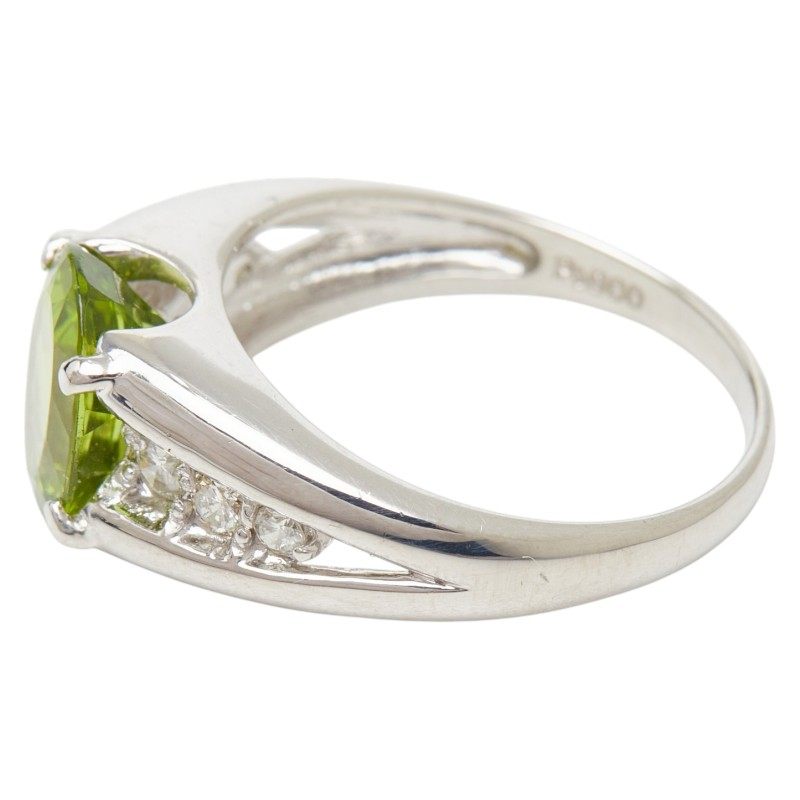 Platinum Diamond Peridot Ring – top view