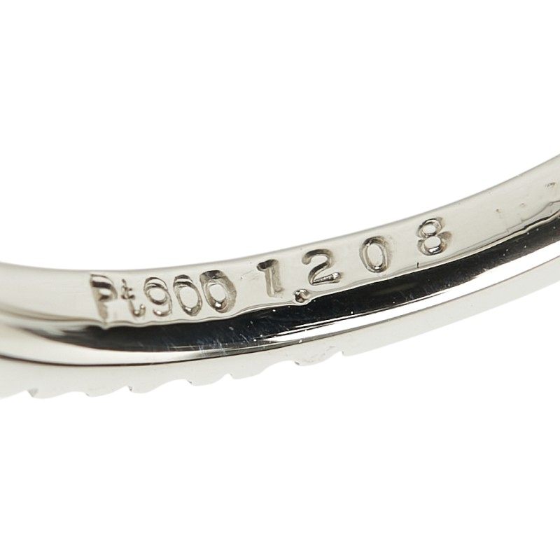 Platinum Diamond Sapphire Ring – close-up