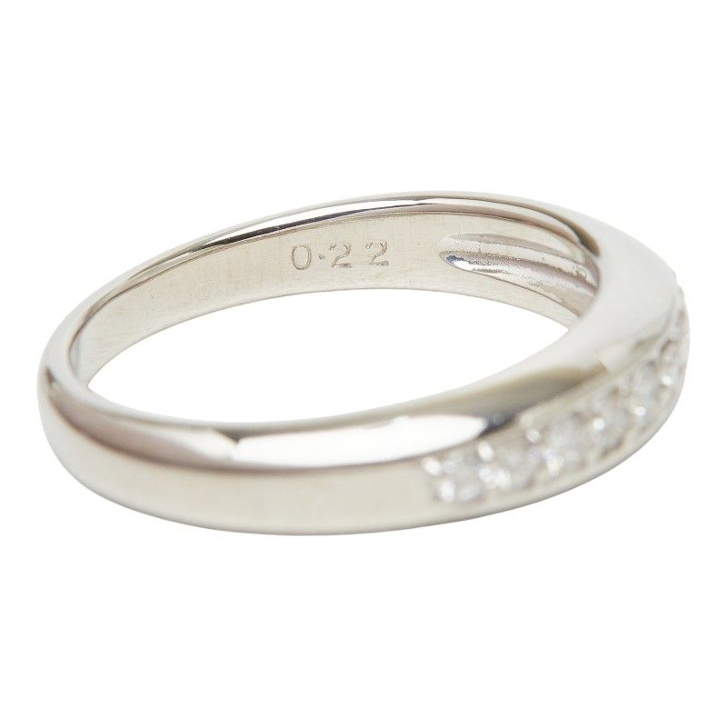 Platinum Diamond Ring – close-up