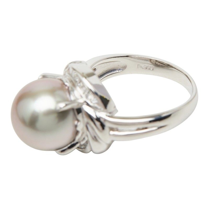 Platinum Black South Sea Pearl Diamond Ring – close-up