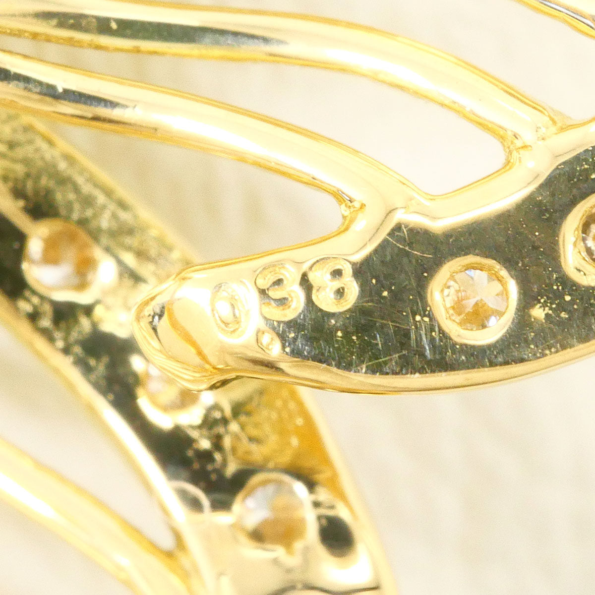 18K Yellow Gold Butterfly Diamond Brooch – side view