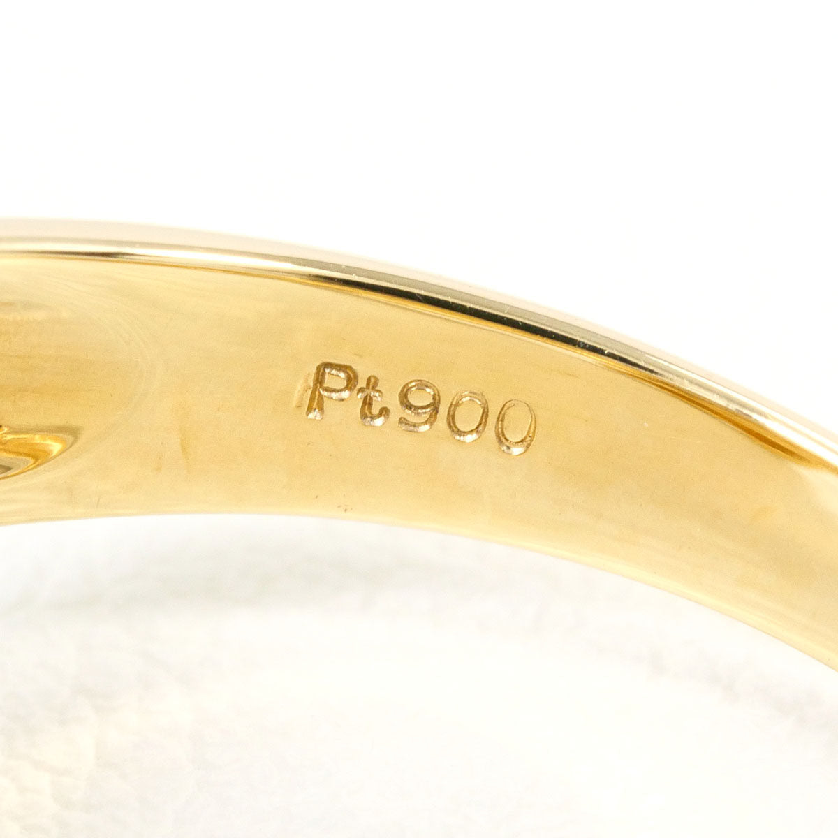 Platinum Diamond Ring – packaging
