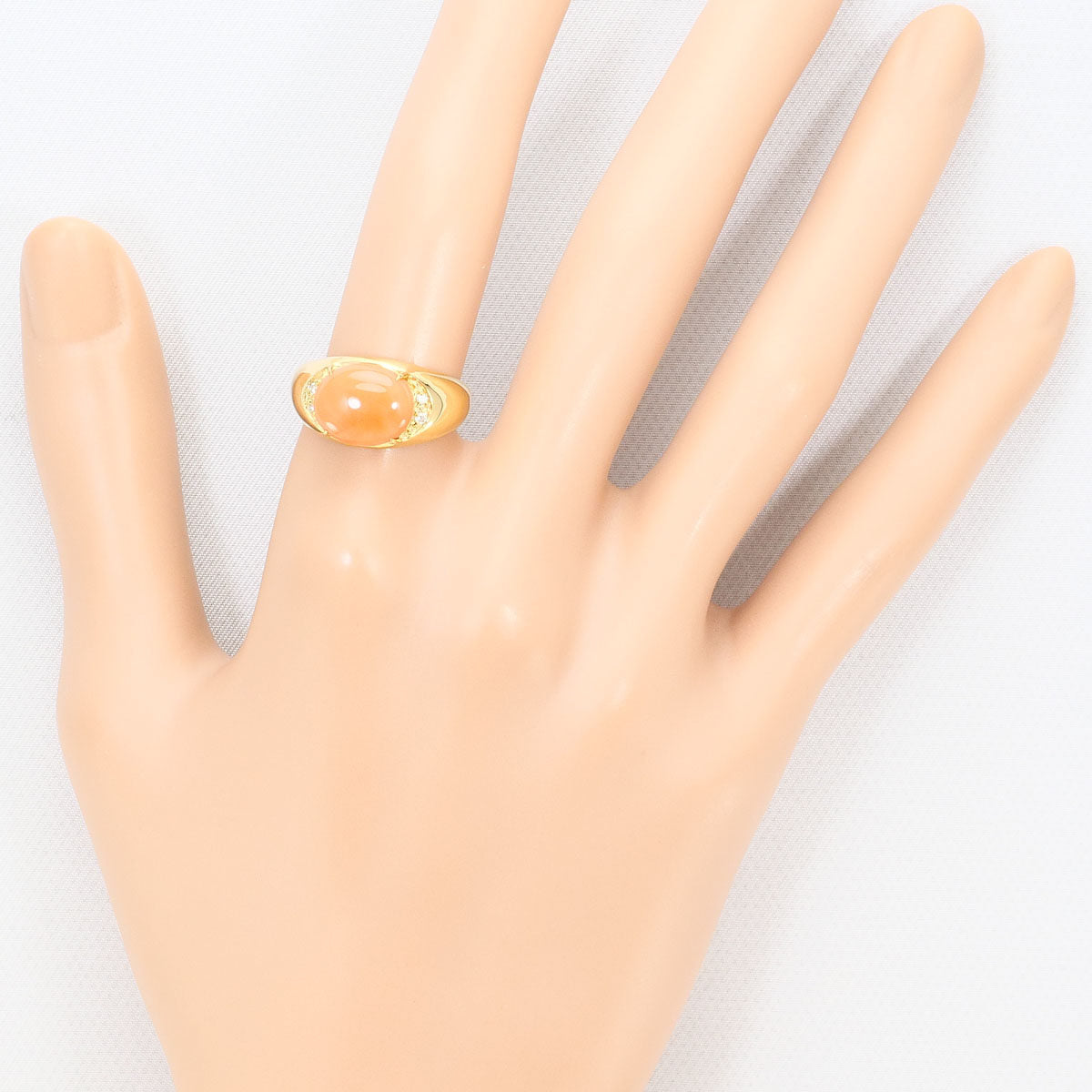 18K Yellow Gold Diamond Coral Ring – close-up