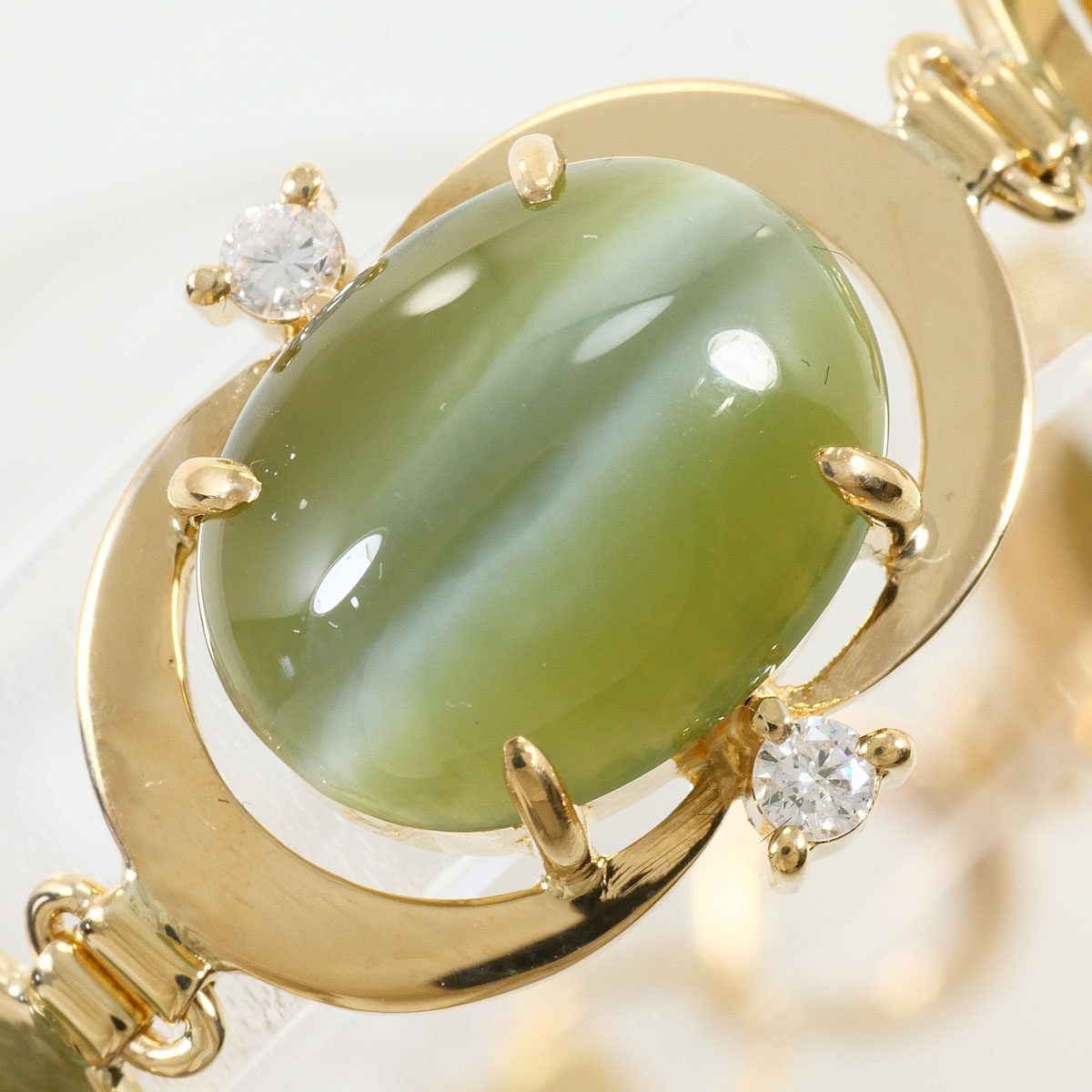 10K Yellow Gold Nephrite Cat’s Eye Diamond Bracelet – detail view