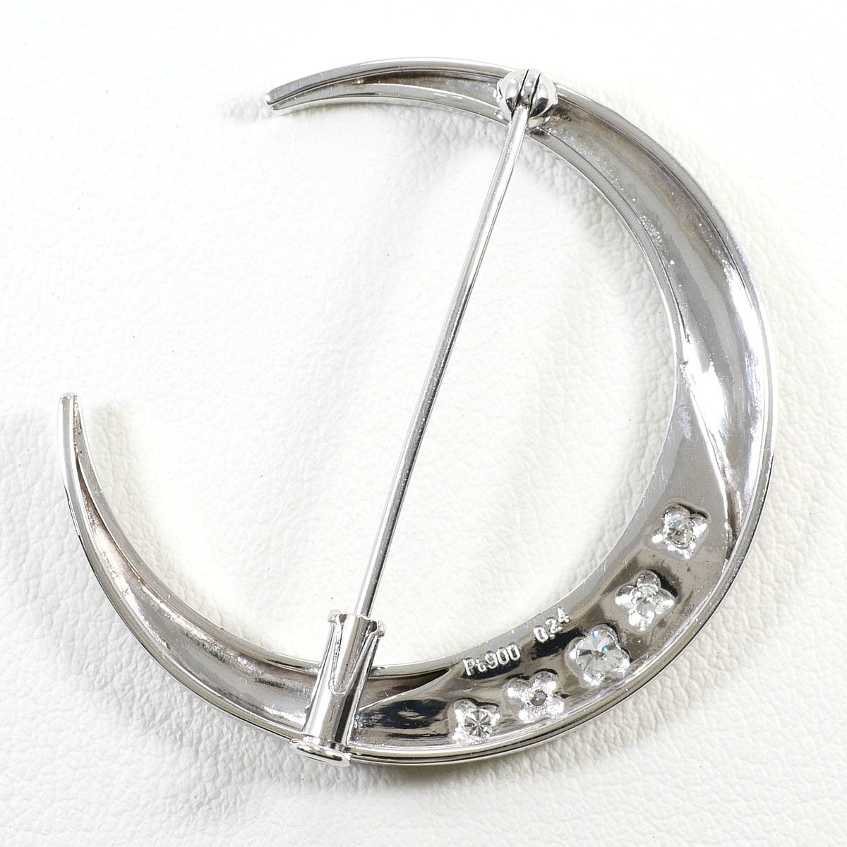 Platinum Diamond Brooch – reverse and pin