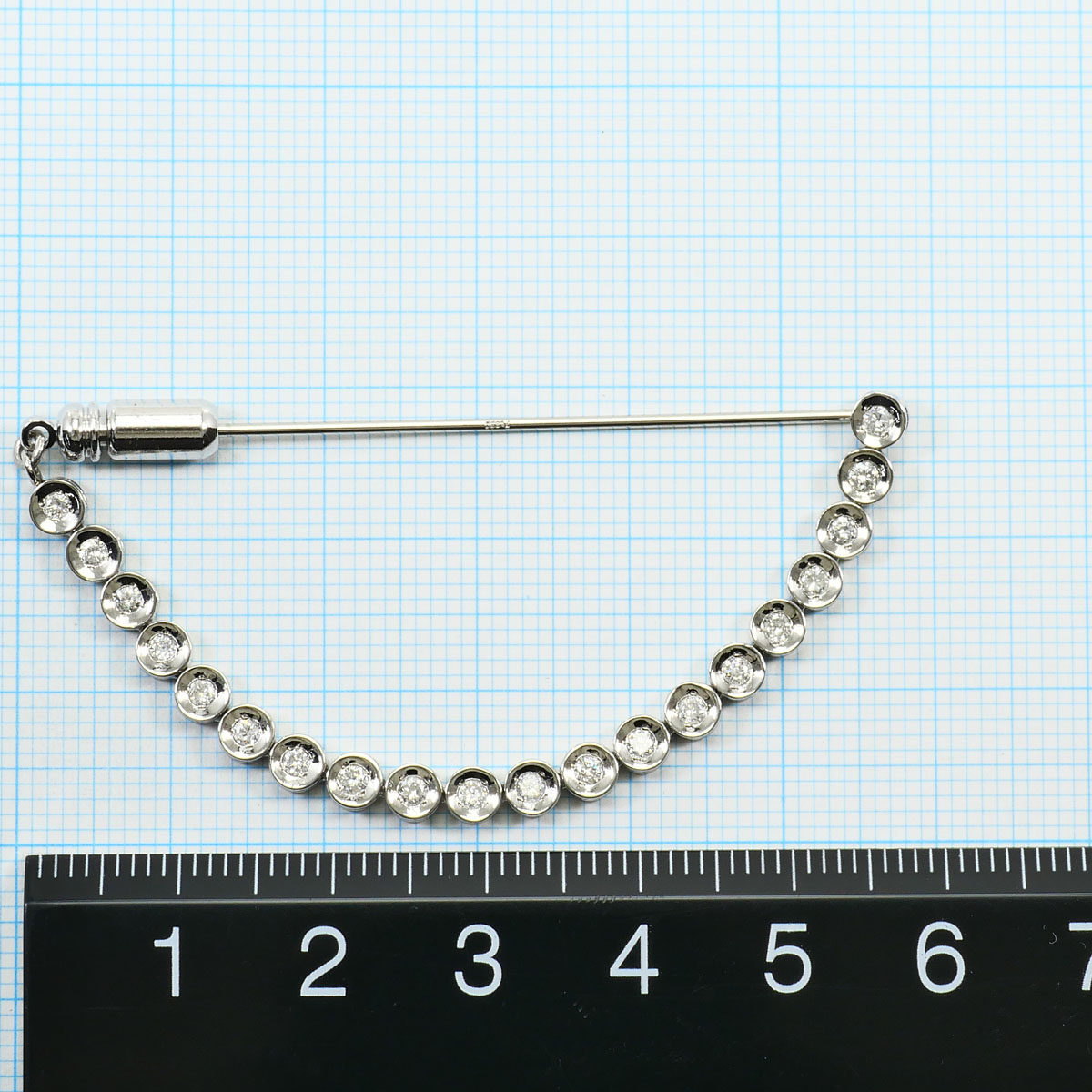 Platinum Diamond Brooch – packaging