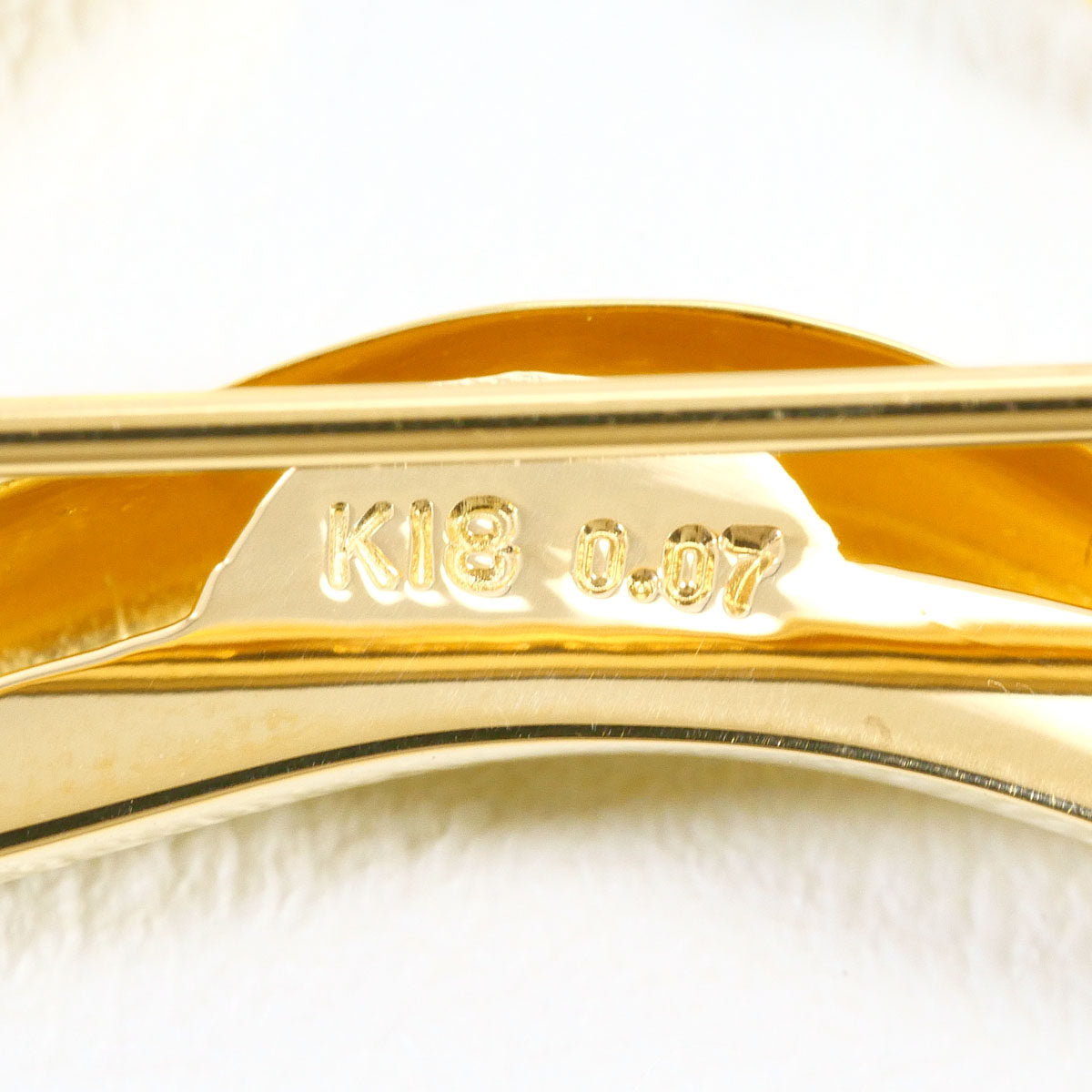 18K Yellow Gold Diamond Brooch – side view