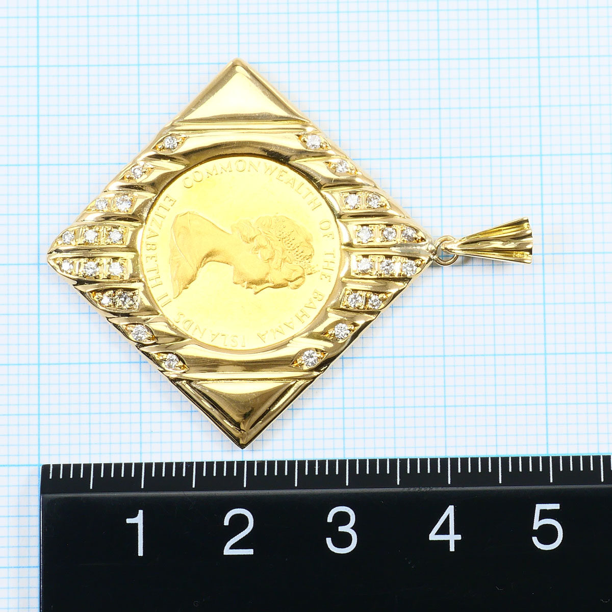 22K Yellow Gold Diamond Pendant – packaging
