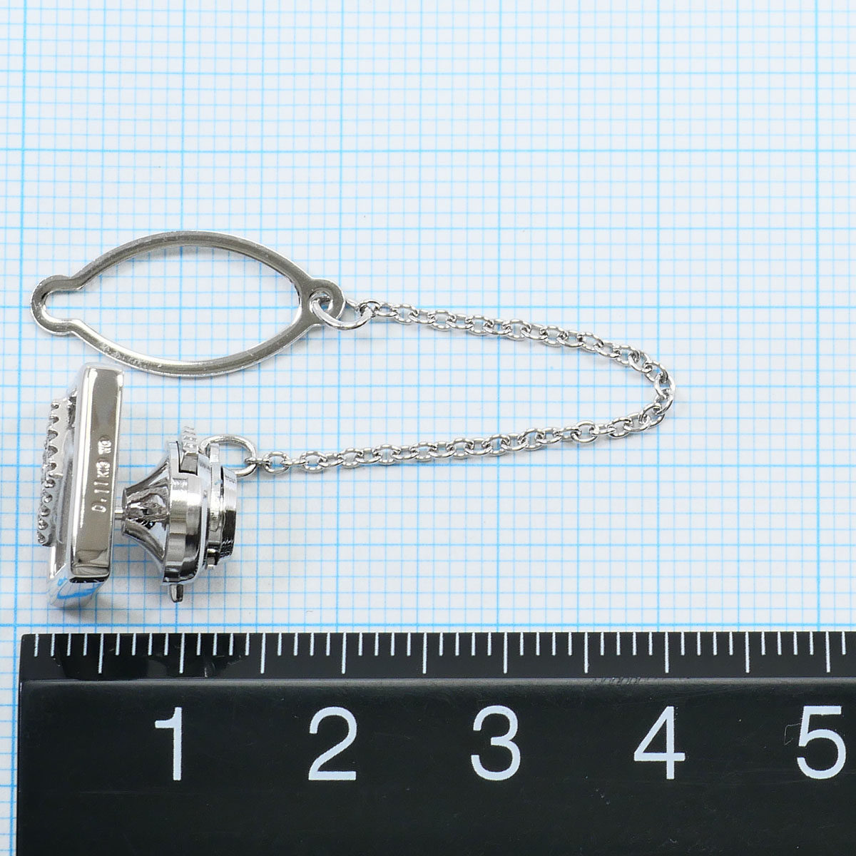 18K White Gold Diamond Brooch – packaging