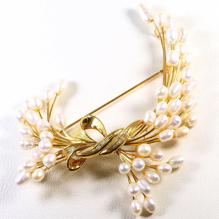 18K Yellow Gold Freshwater Pearl Diamond Brooch – front view