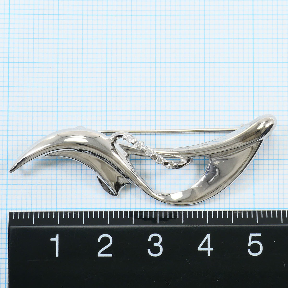 14K White Gold Diamond Brooch – packaging