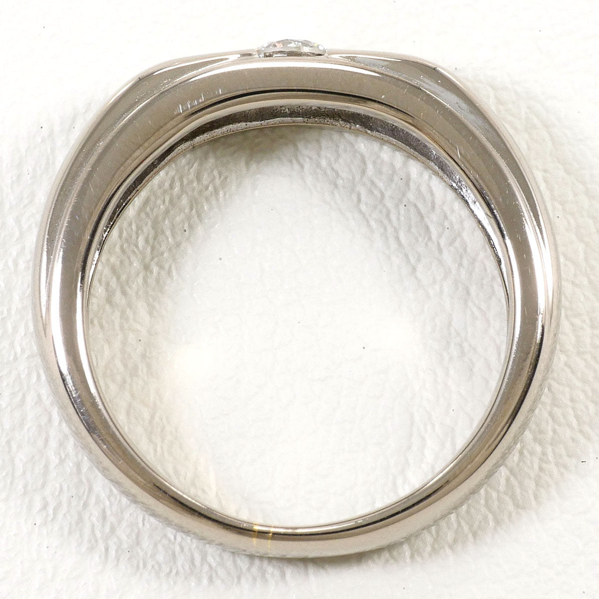 10K White Gold K9 Diamond Ring – top view