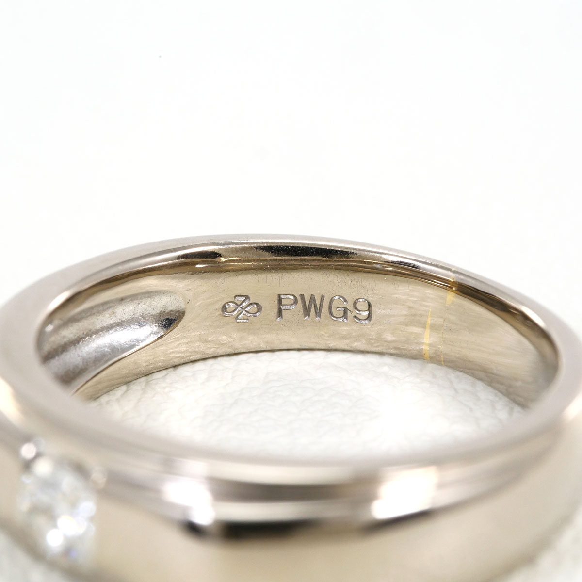 10K White Gold K9 Diamond Ring – packaging