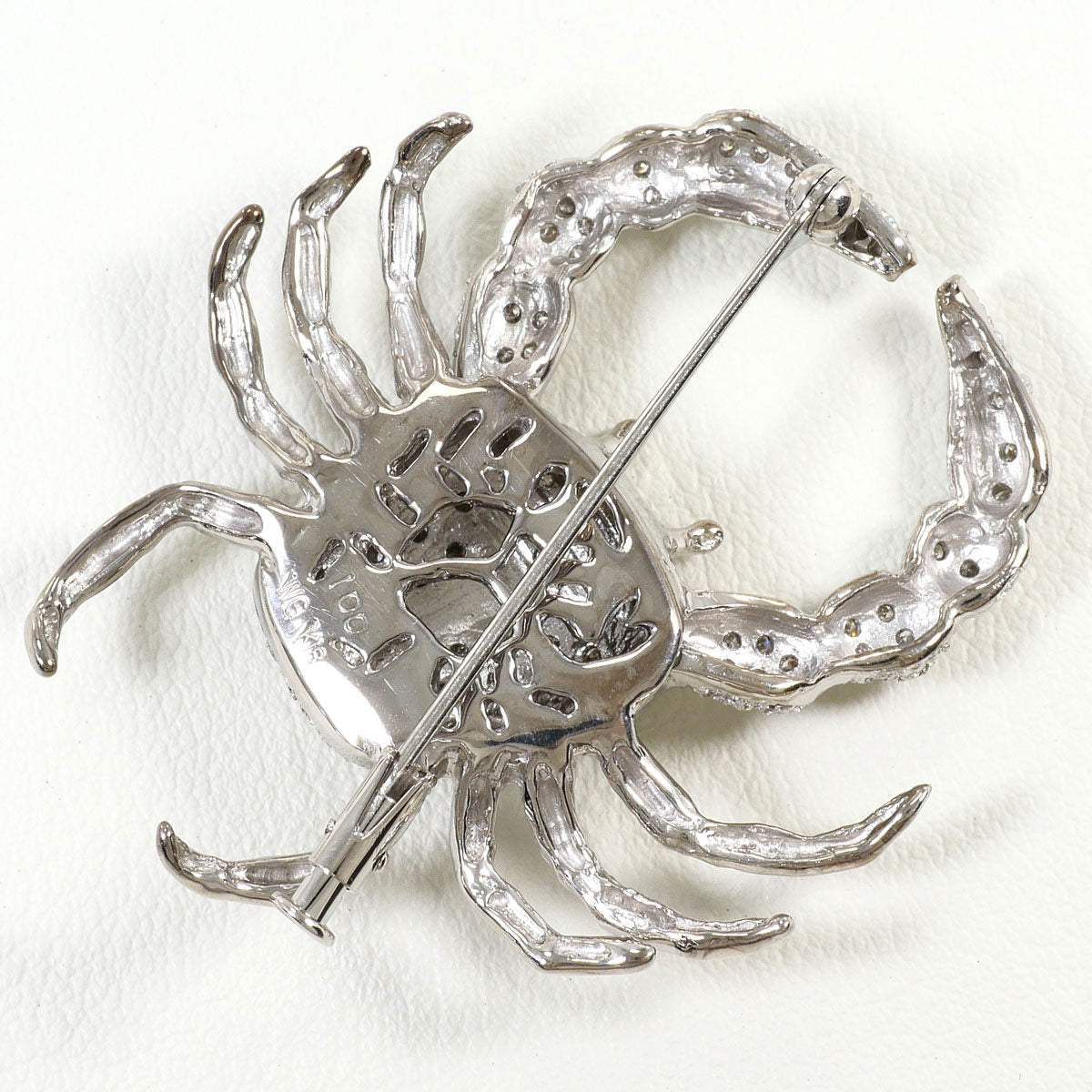 18K White Gold Diamond Brooch – reverse and pin