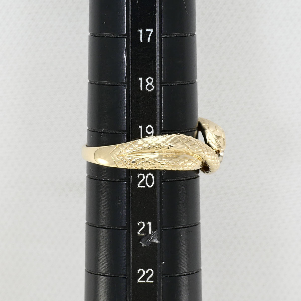 10K Yellow Gold Diamond Ring – close-up