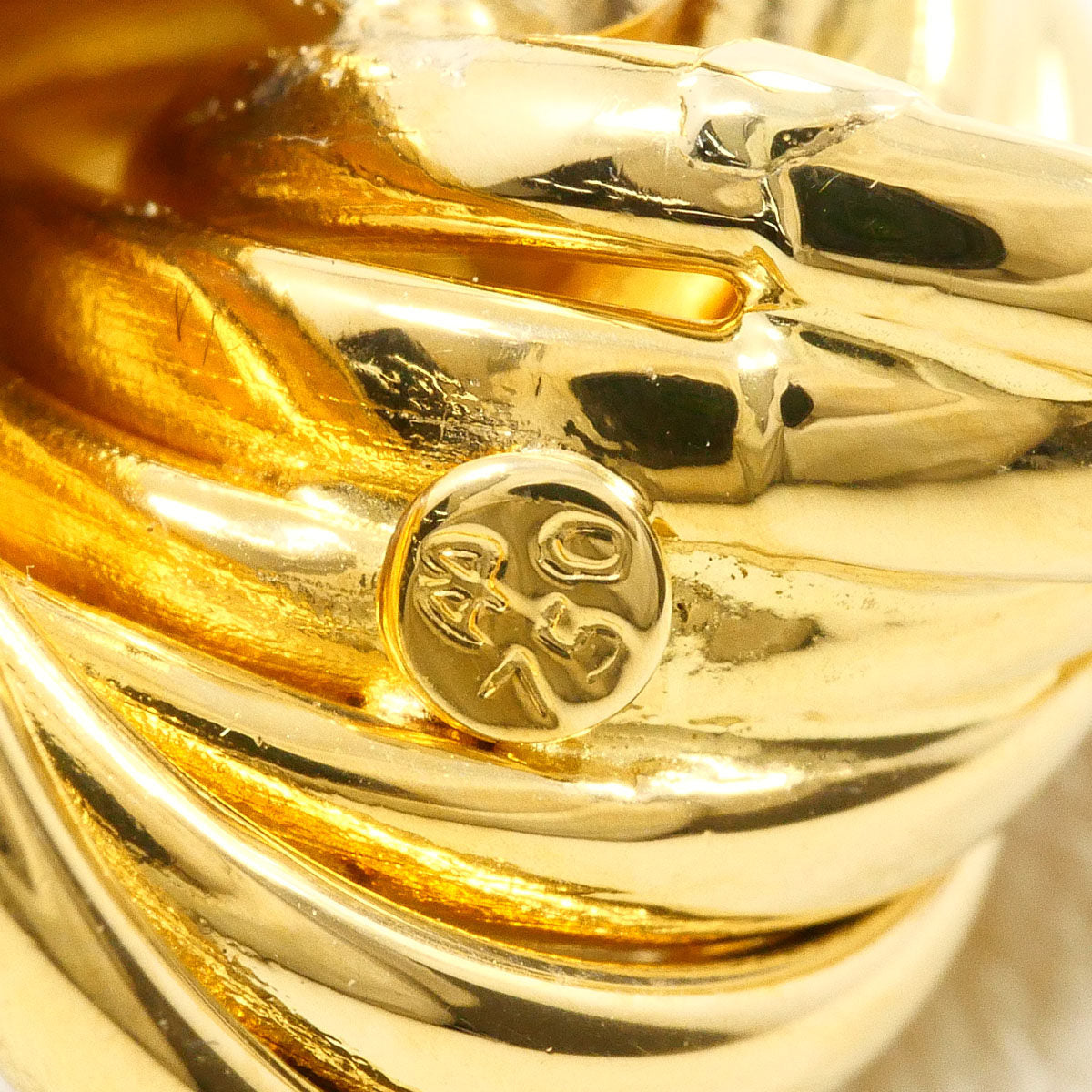 18K Yellow Gold Diamond Earrings – back and fastening