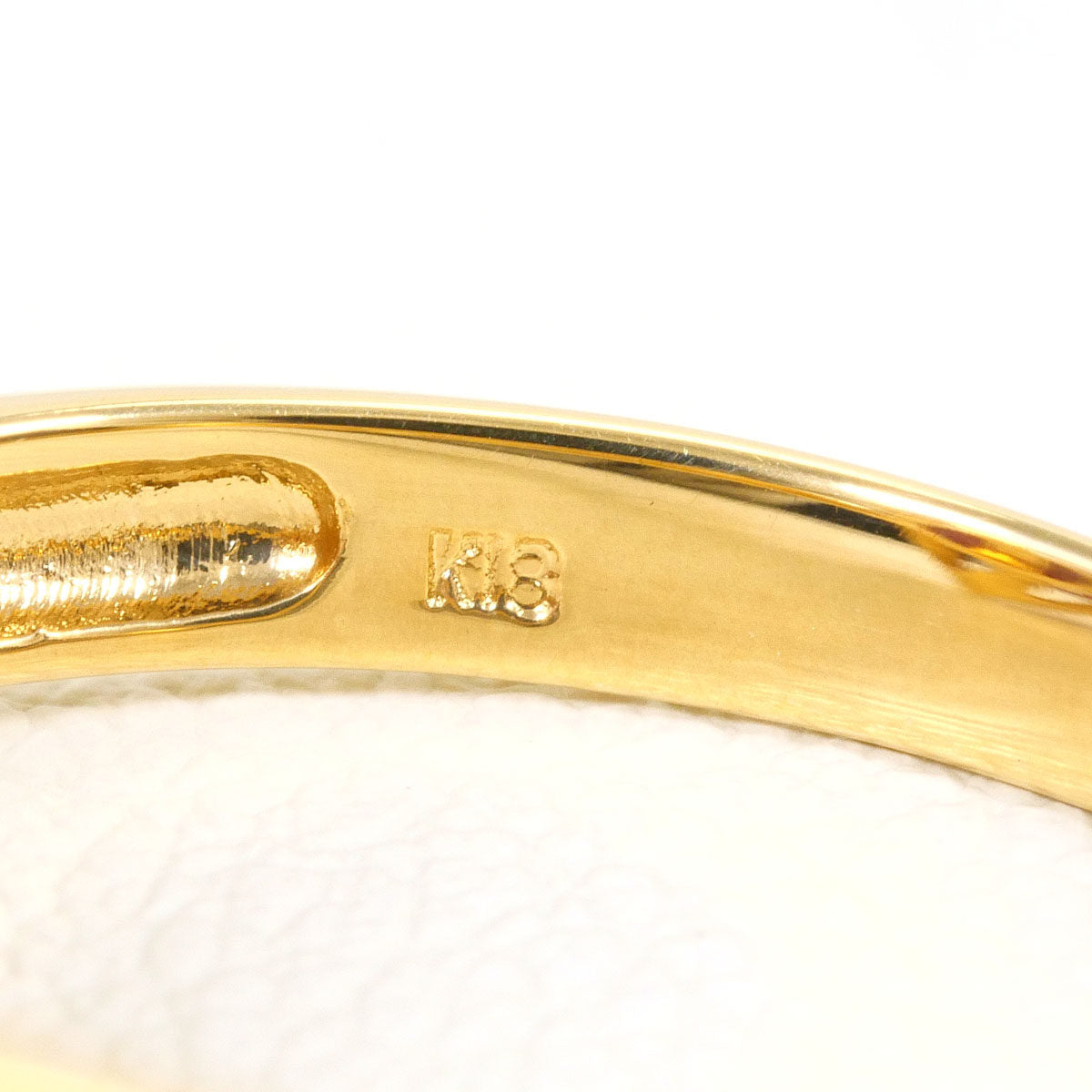 18K Yellow Gold Diamond Coral Ring – packaging