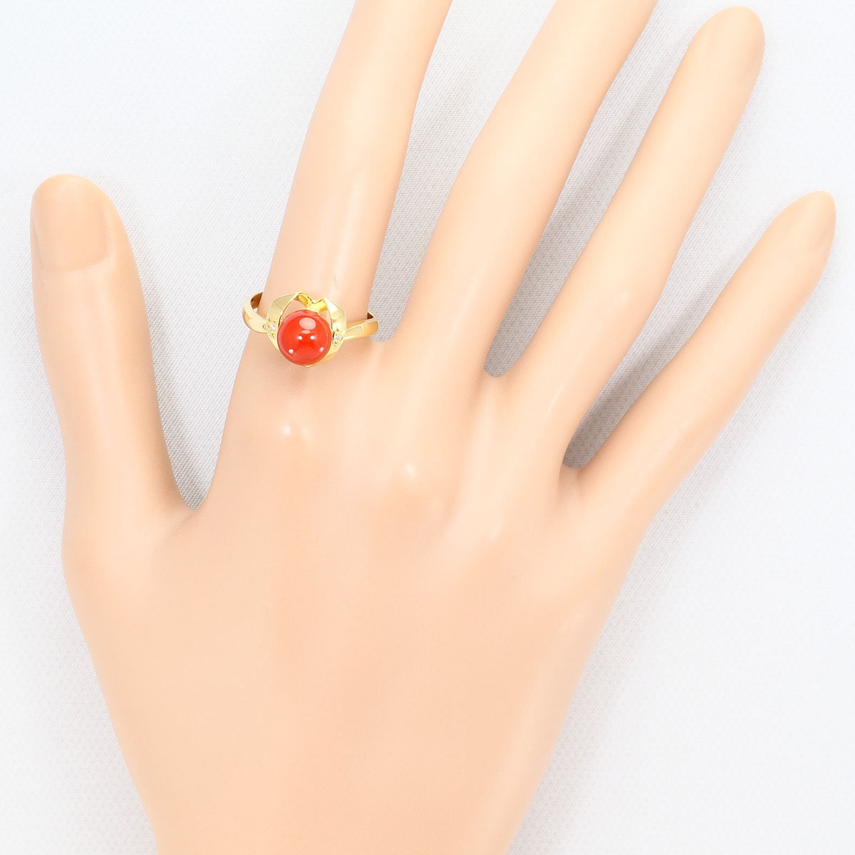 18K Yellow Gold Diamond Coral Ring – close-up