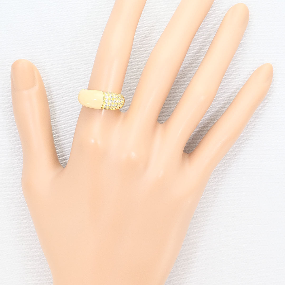 18K Yellow Gold Diamond Coral Ring – close-up