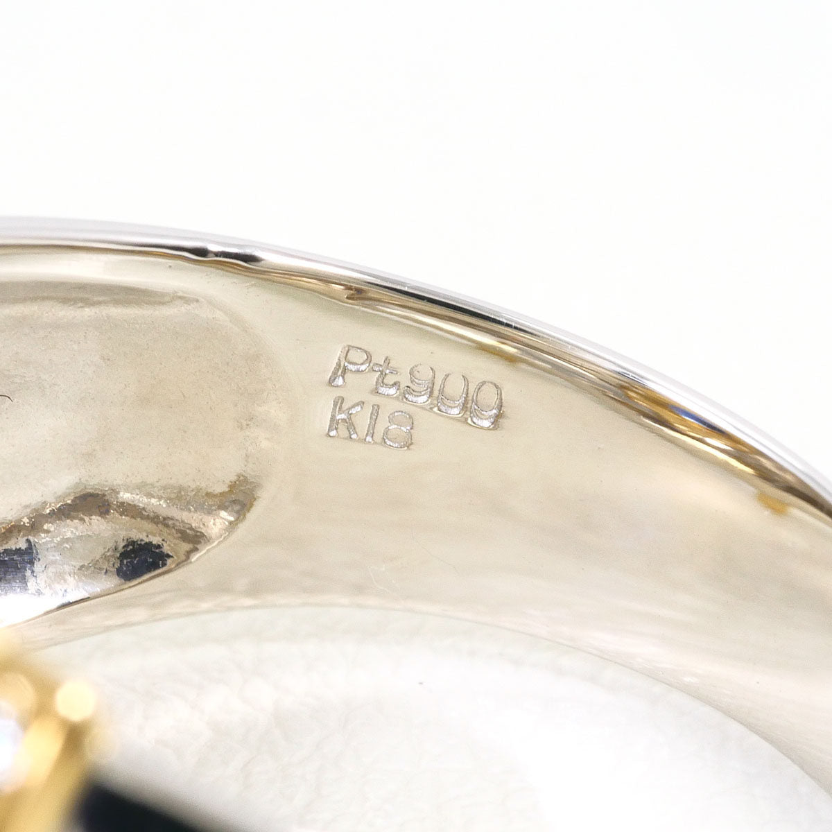 Platinum Diamond Sapphire Ring – packaging