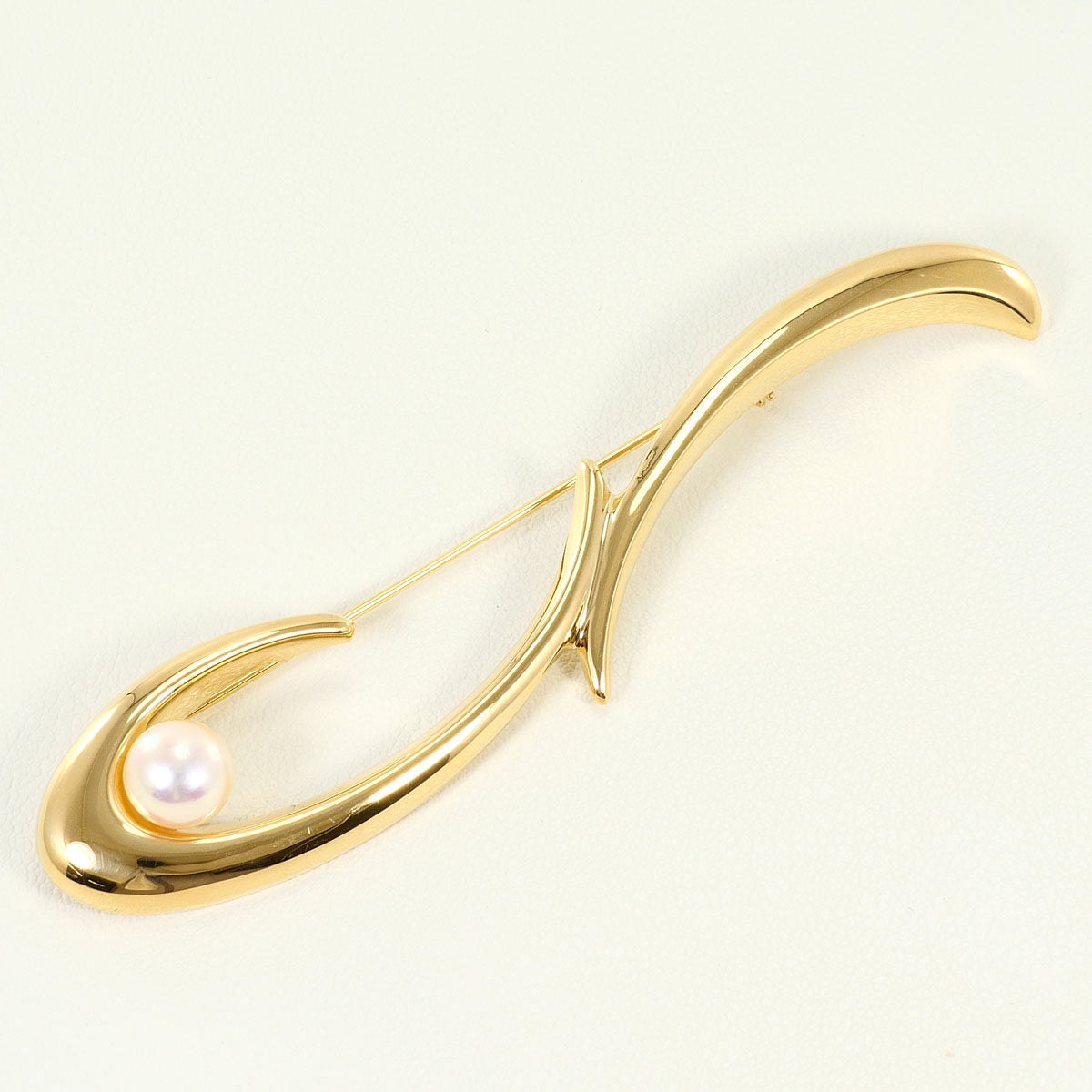 18K Yellow Gold Akoya Pearl Brooch – front view
