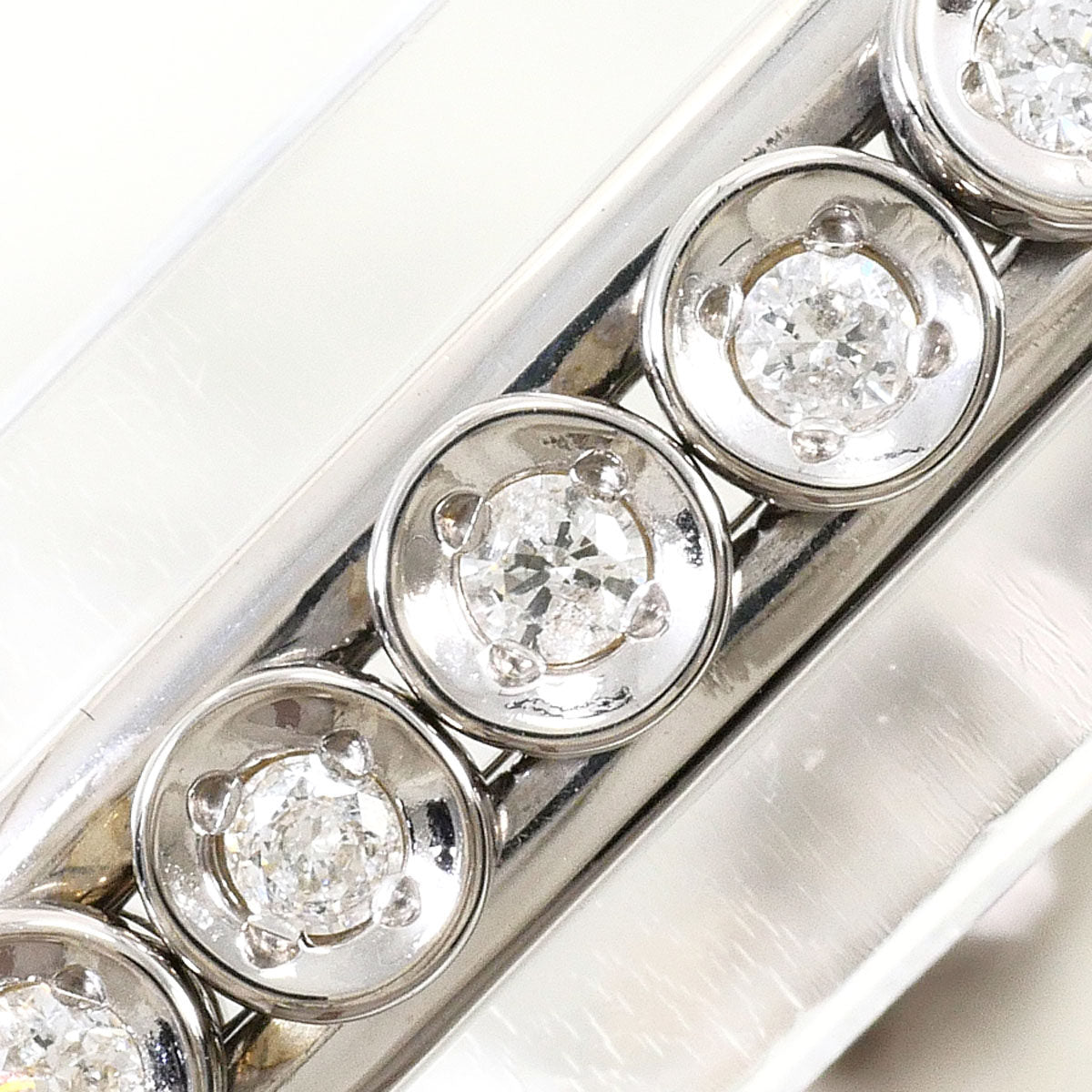 14K White Gold Diamond Bracelet – detail view